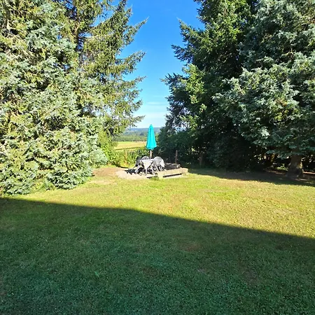 Apartament Les Rochettes, Joli Appartement, Neuf, Calme Et Paisible Saint-Gervais-dʼAuvergne